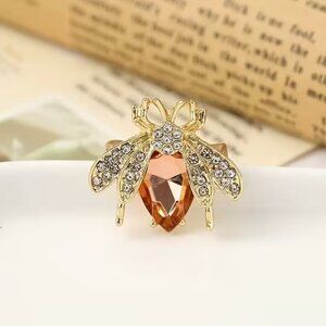 NWOT - Elegant Bee-Shaped Rhinestone Brooch & 3D Floating Jewelry Case